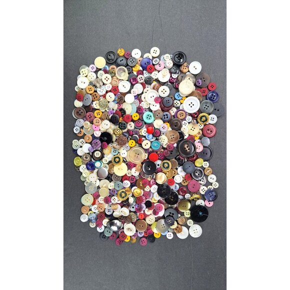 Vintage Assorted Buttons Mixed Various Estate Lot Crafts Art Sewing 9 ounces - Picture 2 of 4
